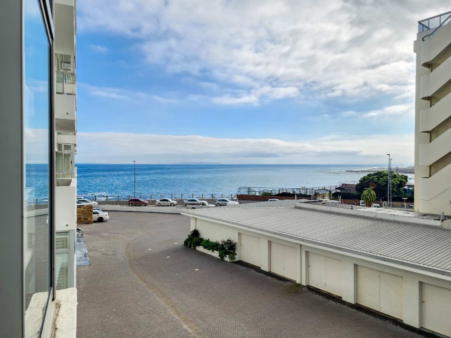 To Let 1 Bedroom Property for Rent in Sea Point Western Cape
